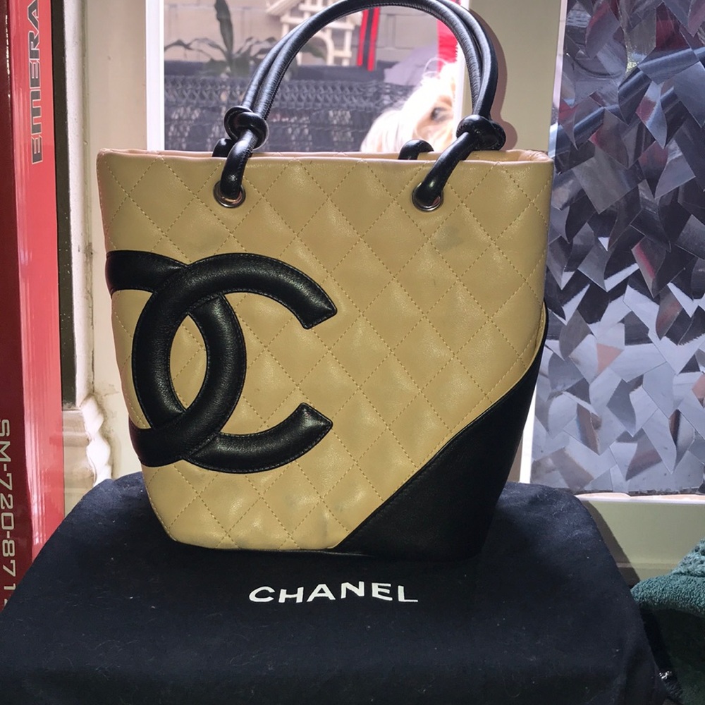 Chanel - Picture 2 of 7